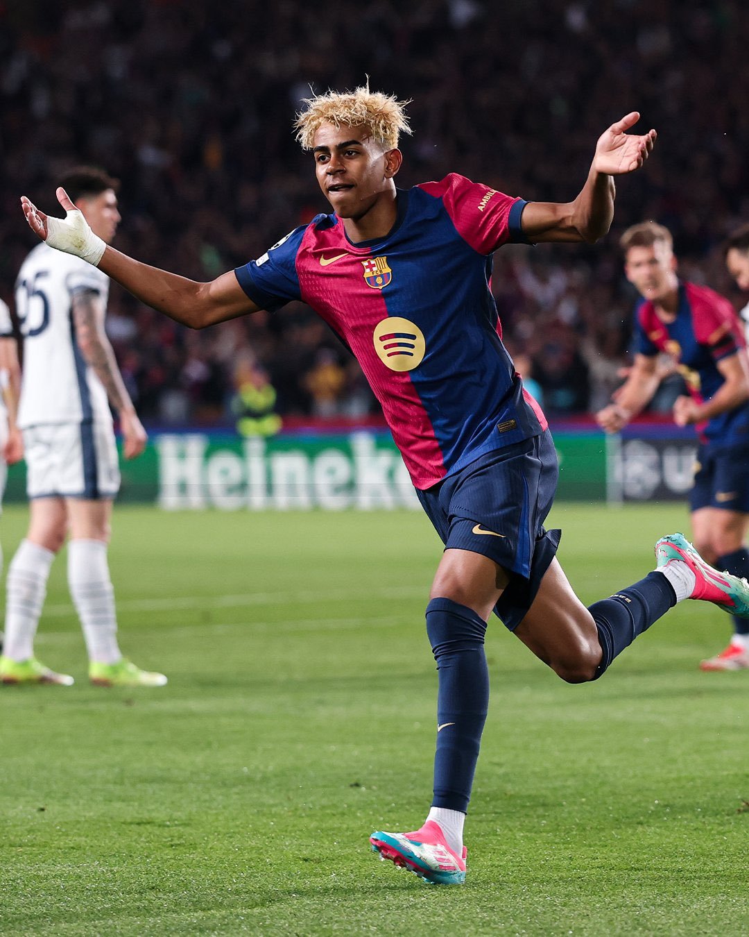 ⛳Chi tiết: Jamal Dumfries và Barca và Inter Milan kết thúc vòng đầu tiên bằng trận chiến bàn thắng