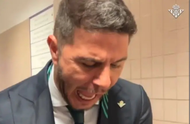 Joaquin: Anthony rất, rất giỏi. Tôi muốn thuê một chiếc máy bay để ăn mừng cùng các cầu thủ Betis nhưng không được