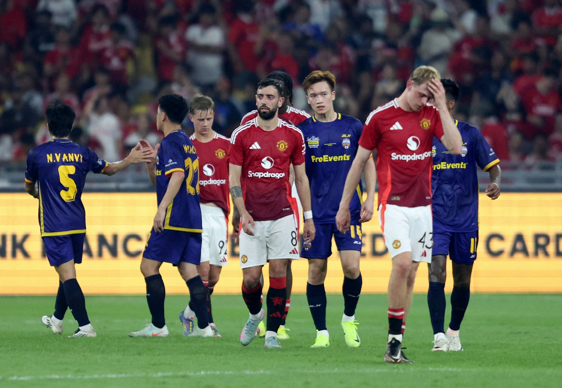 Chuyến du đấu của Manchester United tại Hồng Kông, Trung Quốc, đã lạnh lẽo và vẫn còn 10.000 vé chưa bán được