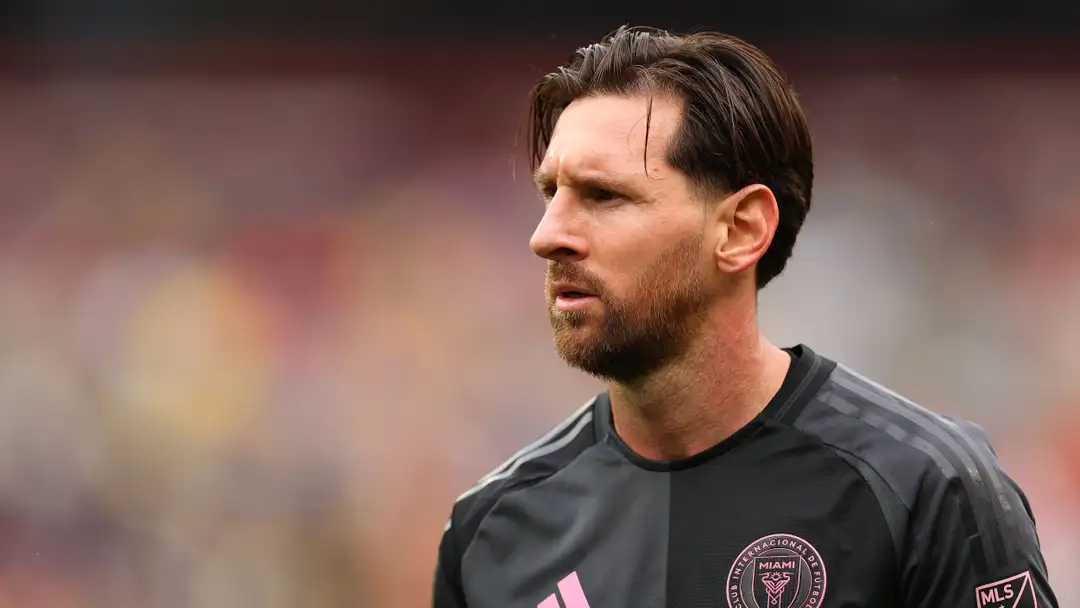 Cựu tiền đạo người Mỹ: Messi thất vọng với đội bóng, nhưng nguyên nhân sâu xa là anh và GS Suarez không chạy