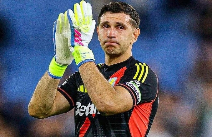 Sắp rời đội à? Truyền thông Anh: Martin đã khóc sau trận đấu, có lẽ đó là trận đấu trên sân nhà cuối cùng của anh cho Villa