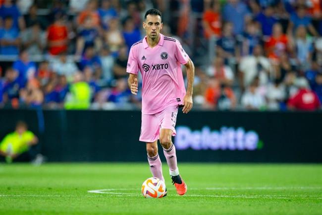 Huyền thoại Busquets thông báo giải nghệ 1