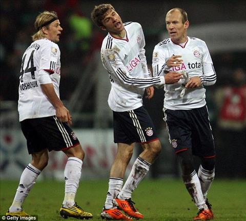 Idrissa Gueye vs Michael Keane và những vụ gà nhà đá nhau tai tiếng trên sân cỏ 10