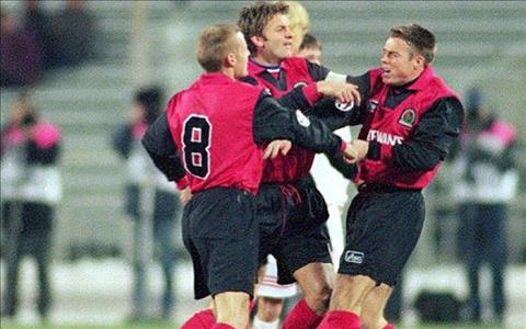 Idrissa Gueye vs Michael Keane và những vụ gà nhà đá nhau tai tiếng trên sân cỏ 1