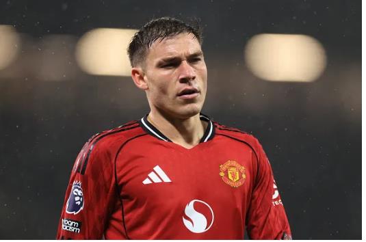 MU mua Joao Palhinha thay thế Manuel Ugarte. MU mua Joao Palhinha thay the Manuel Ugarte.