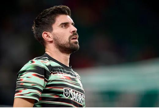 MU len ke hoach chieu mo Ruben Neves vao thang 1.